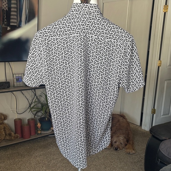 Geometric Black and White Men's Shirt - Picture 4 of 4